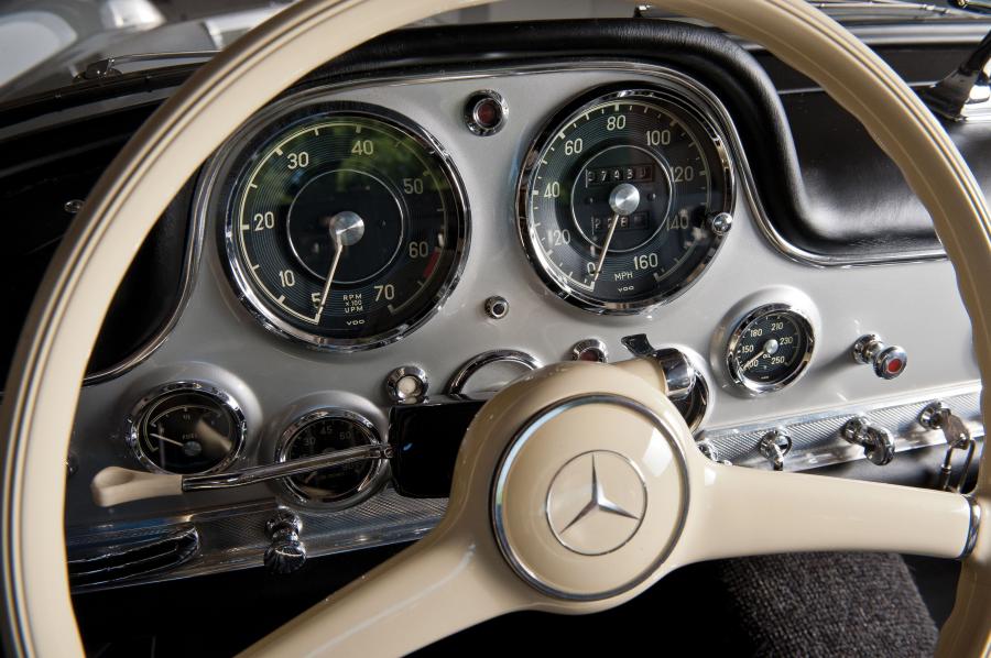 Панель приборов Mercedes-Benz 300 SL 1955 года  (фото 65 из 233)